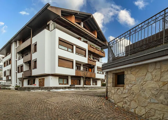 Guesthost - Cortina Charming Wooden Alpine Nest شقة