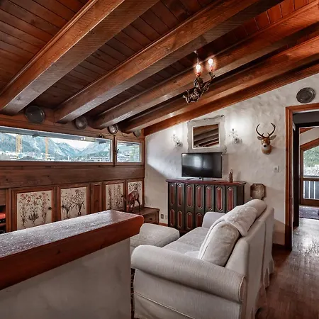 Guesthost - Cortina Charming Wooden Alpine Nest דירה *