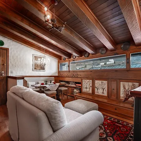 Guesthost - Cortina Charming Wooden Alpine Nest *