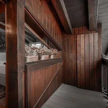 דירה Guesthost - Cortina Charming Wooden Alpine Nest *
